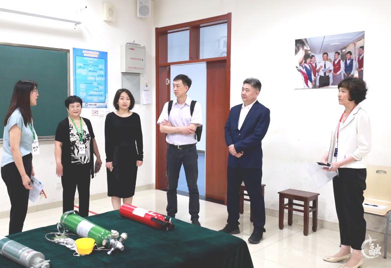 6 民航局领导来到现场视察指导工作 摄影 黄泽坤.png