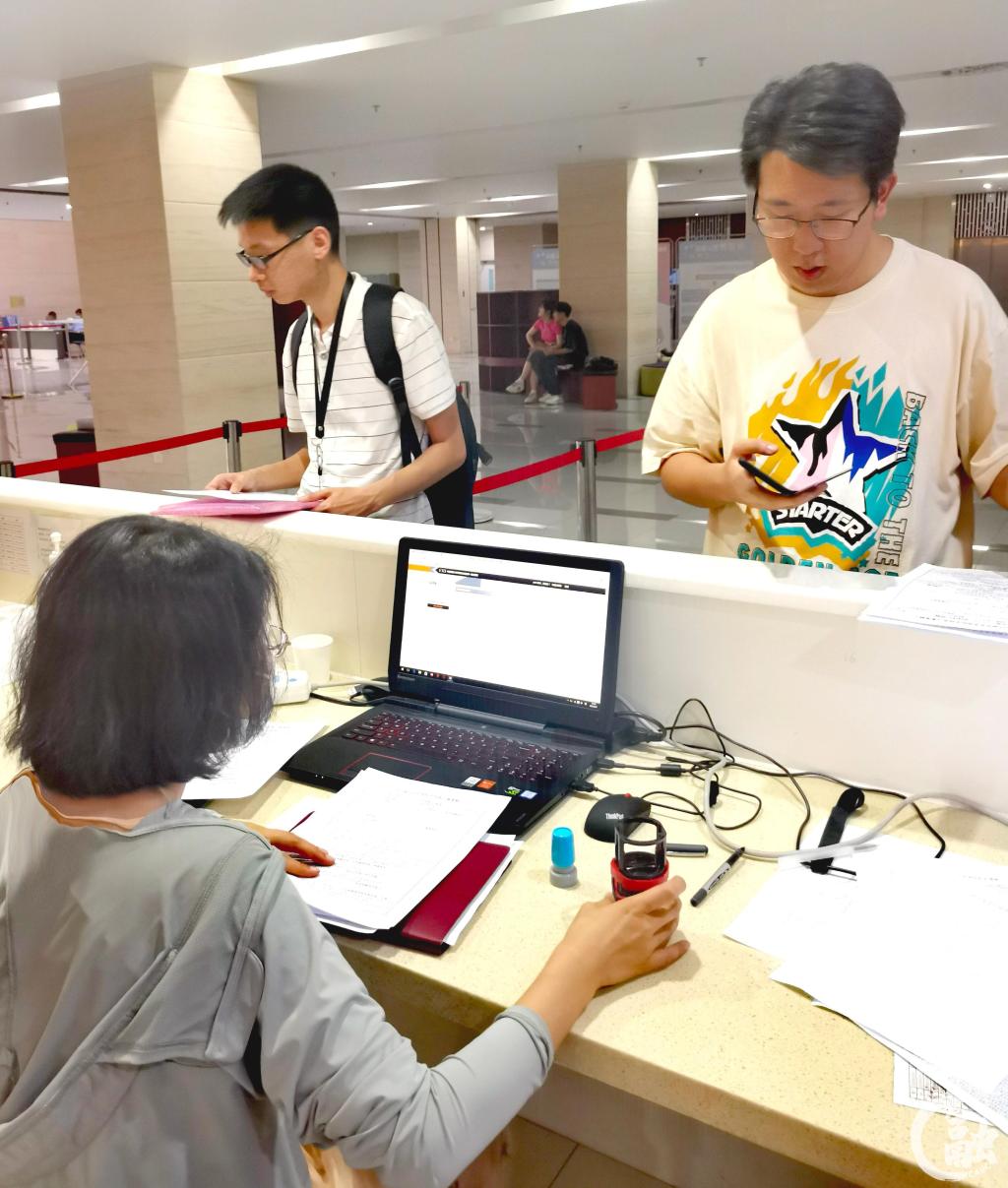 图片3-1-裁剪_副本.jpg 图片3-1-裁剪_副本.jpg