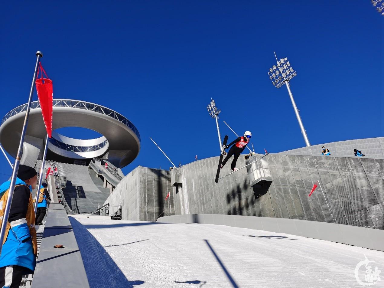 比赛现场.jpg 比赛现场.jpg