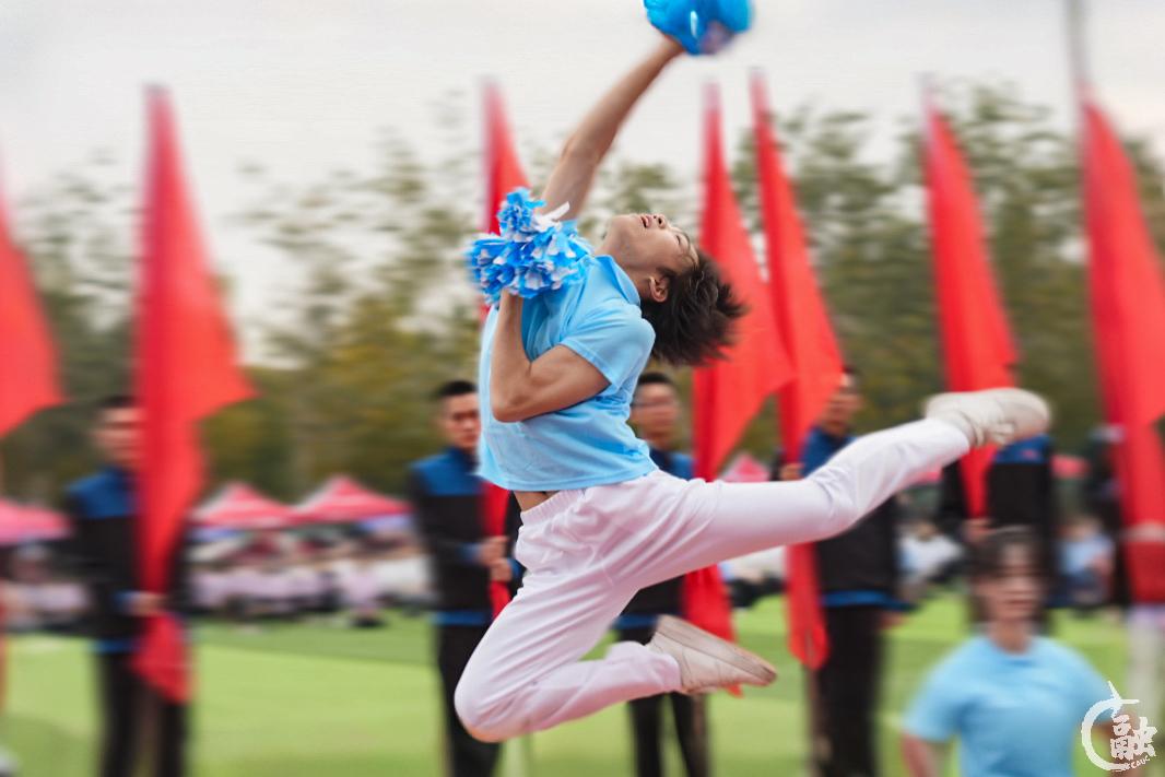 健美操啦啦队特写-耿嘉阳.jpg