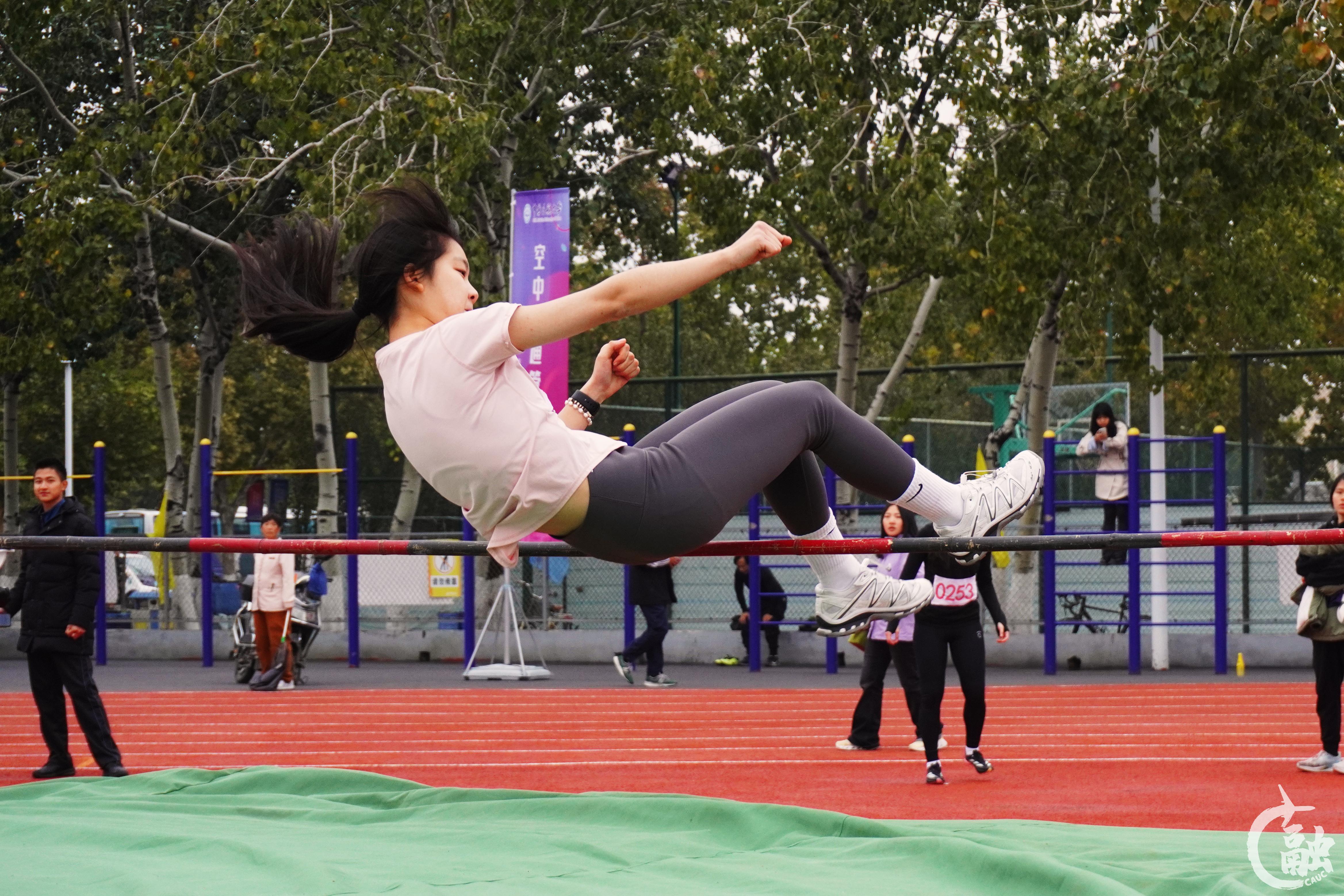 支婧宜-女子跳高(1).png