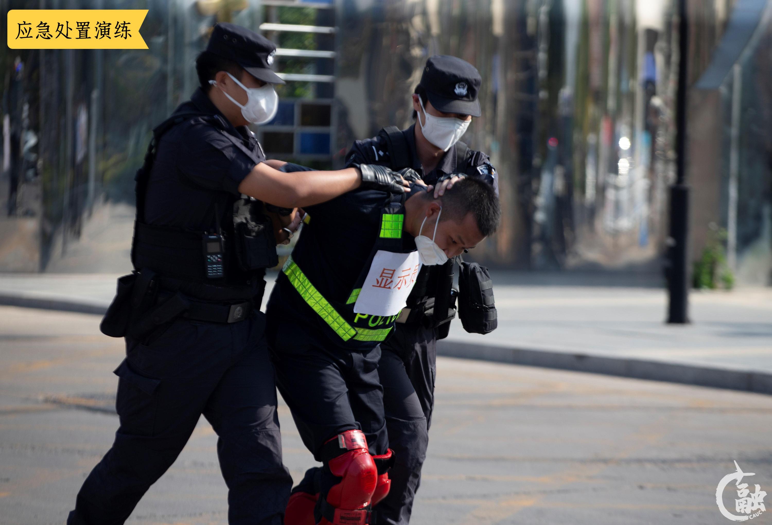 9月27日,taptap下载安装安卓组织开展2022“平安校园”应急处置演练 摄影 郑懿容_副本.jpg