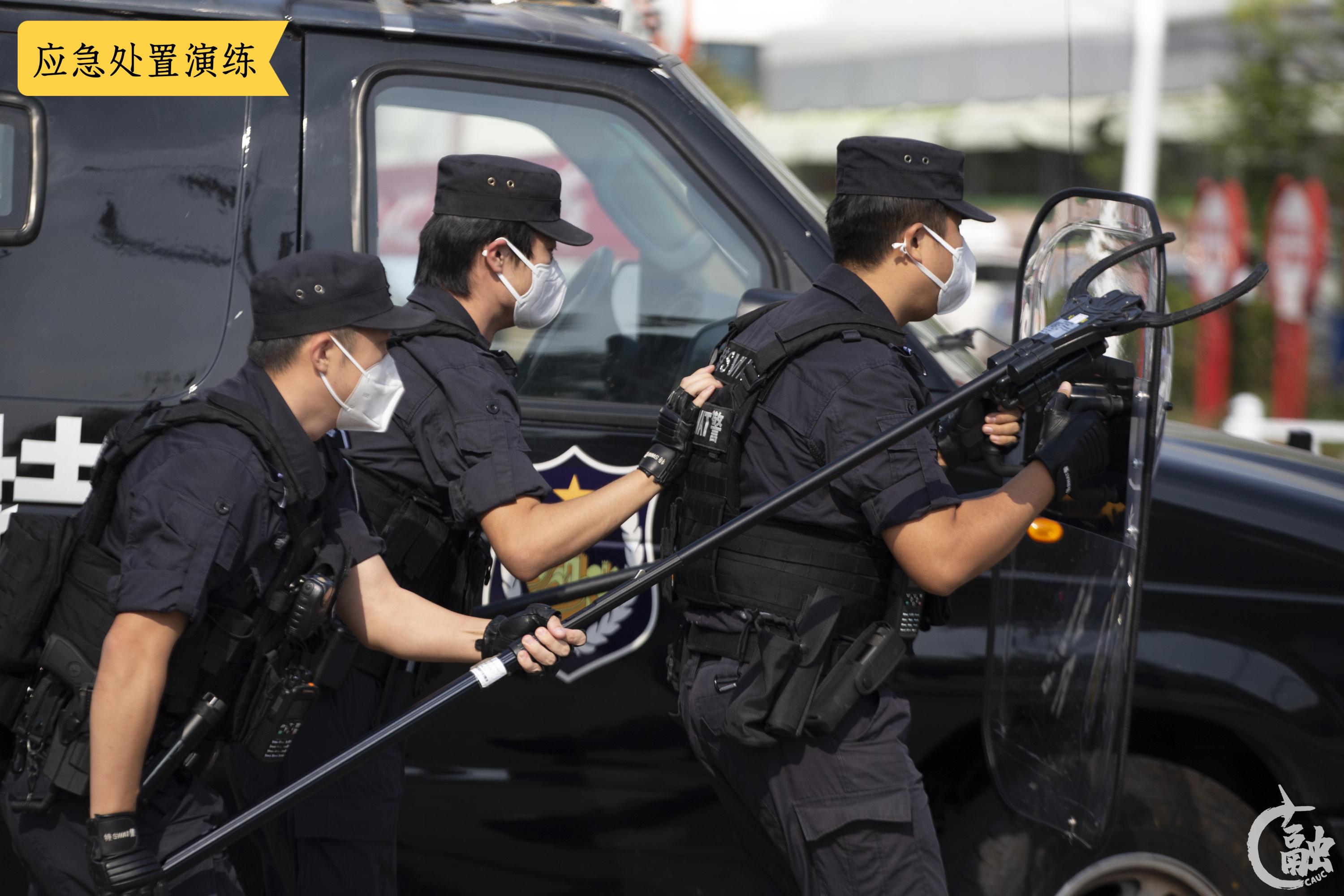 9月27日,taptap下载安装安卓组织开展2022“平安校园”应急处置演练 摄影 郑懿容 (2)_副本.jpg