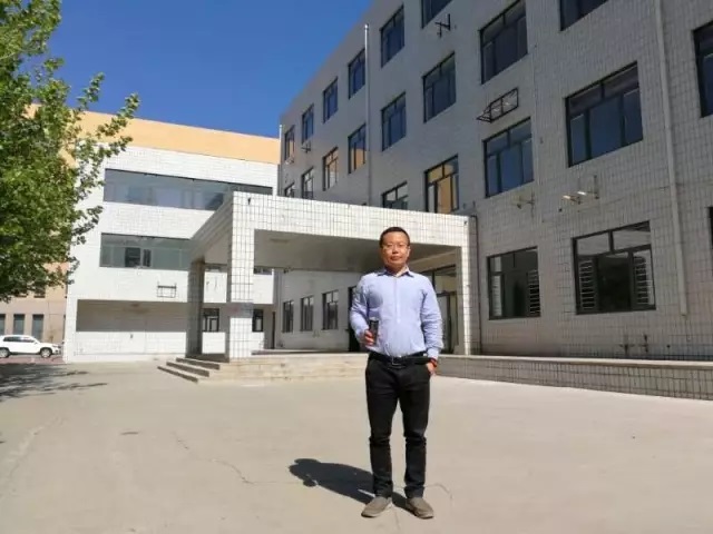 张振红.jpg 张振红.jpg