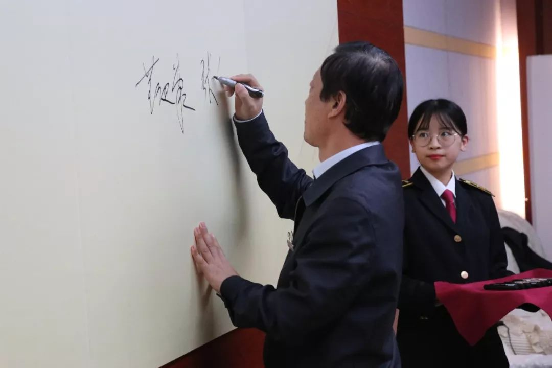 微信图片_20191030102700.jpg 微信图片_20191030102700.jpg